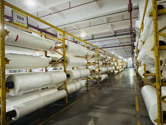 Película de laminación térmica PET de alta claridad con resistencia a temperaturas de hasta 130 °C y longitud personalizada de hasta 6000 metros