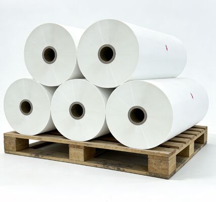 Película de laminación mate de 17 a 45 micras de espesor resistente al agua y al UV con doble lado Tratamiento de corona