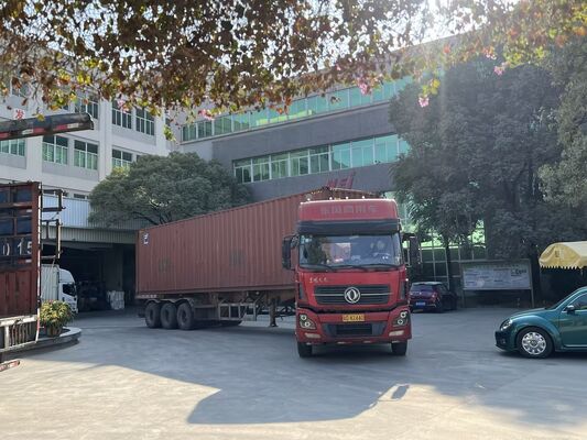 Película de laminación térmica PET con adhesivo activado por calor y dureza suave para aplicaciones de hasta 2200 mm de ancho