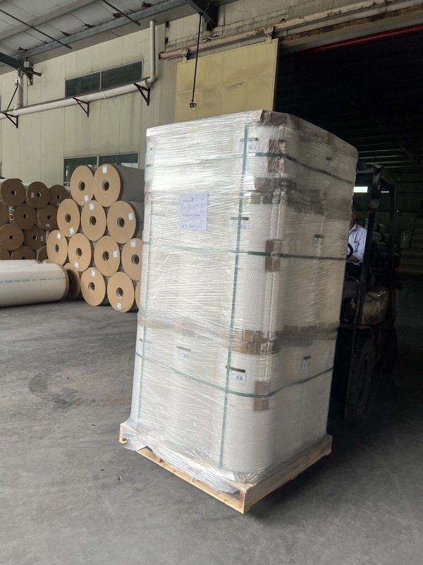 Película de laminación térmica de 30 MICRON con superficie lisa y dureza suave para laminación digital