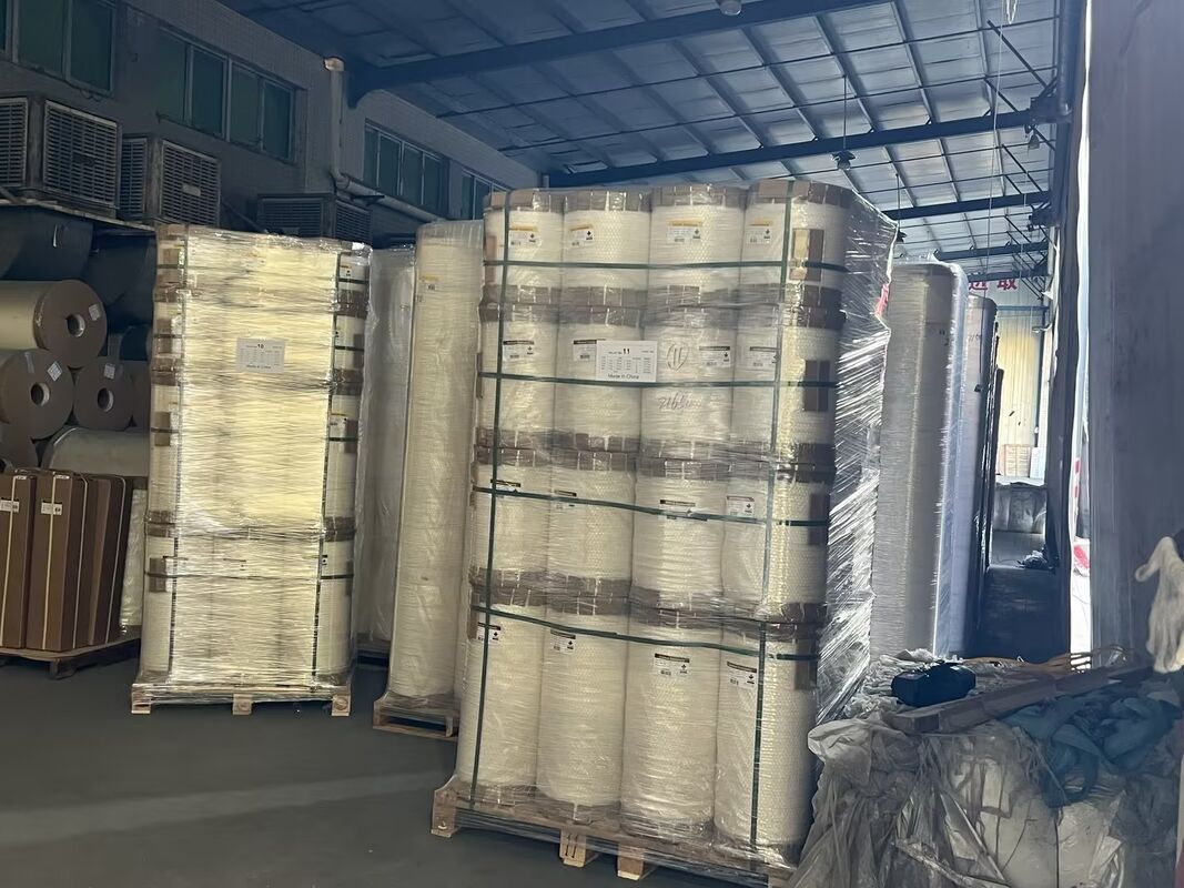 Película laminadora de libros de dureza suave con núcleo de papel de 3 pulgadas para una protección duradera