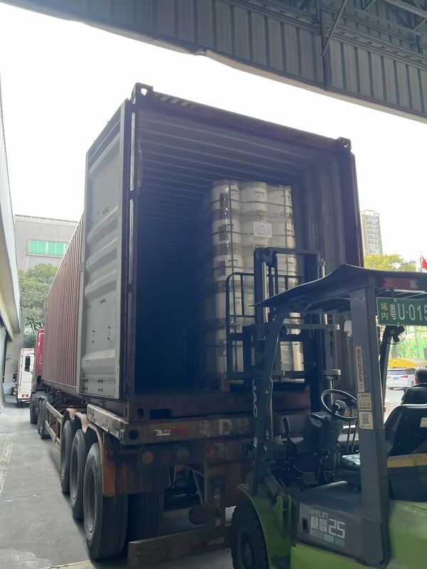 Película PET metalizada con resistencia al calor hasta 110 °C, superficie reflectiva lisa y resistencia química para envases y laminación