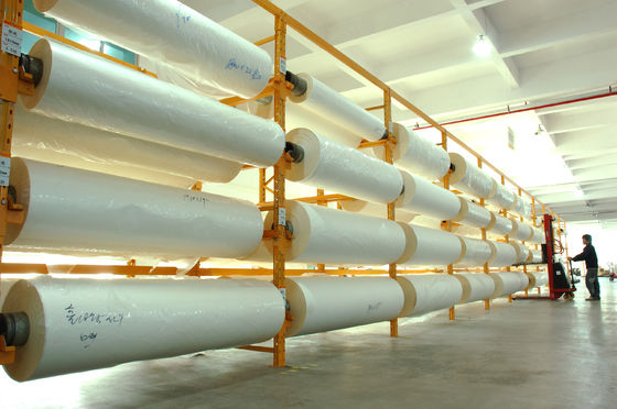 Película de laminación térmica con núcleo de papel de 1 pulgada o 3 pulgadas, color transparente y laminación térmica optimizada para laminación digital