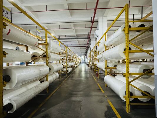 Película de laminación térmica PET transparente con longitud de 0-6000 metros y brillo superior a 90°