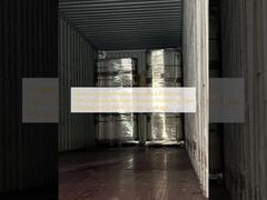 Película de protección de superficie con resistencia superior a los arañazos, creada mediante un procesamiento de extrusión múltiple que garantiza una cobertura superficial duradera.