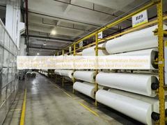 Película de laminación térmica PET de alta claridad con resistencia a la temperatura de hasta 130°C, brillo superior a 90 grados, ideal para laminación